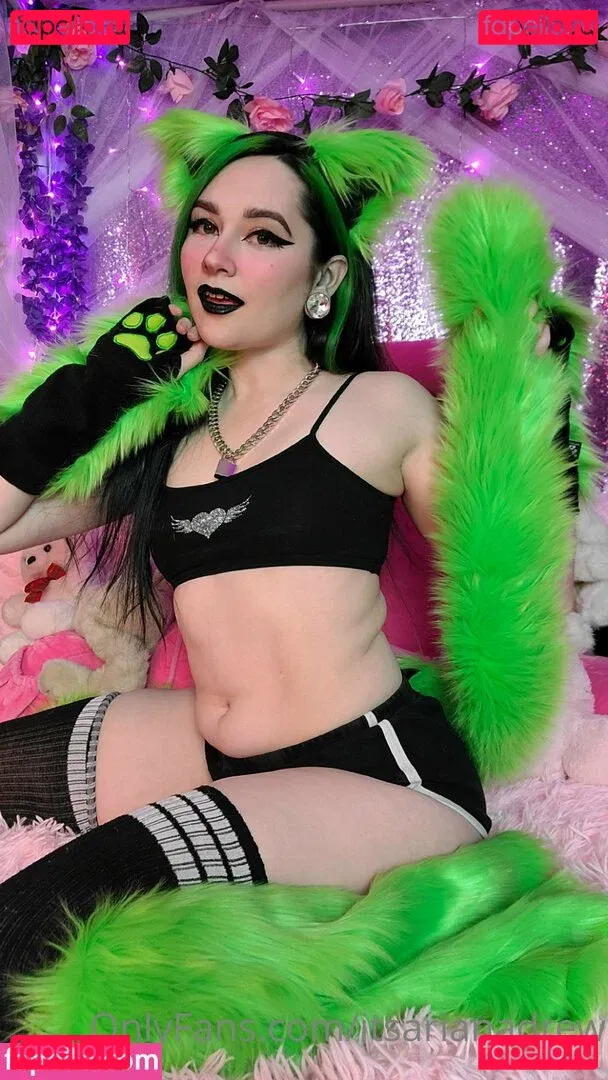 itsarianadrew Onlyfans Photo Gallery 