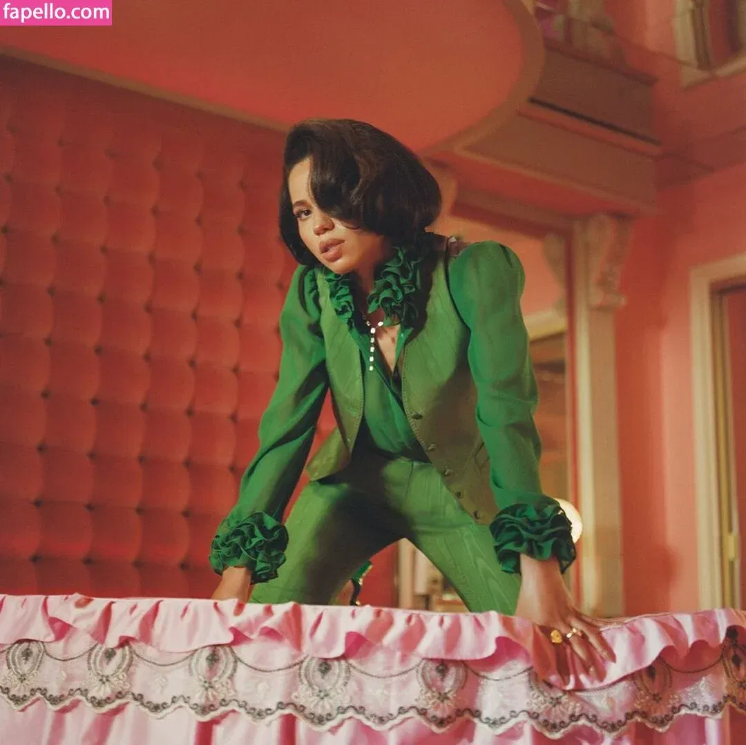 Jurnee Smollett Onlyfans Photo Gallery 