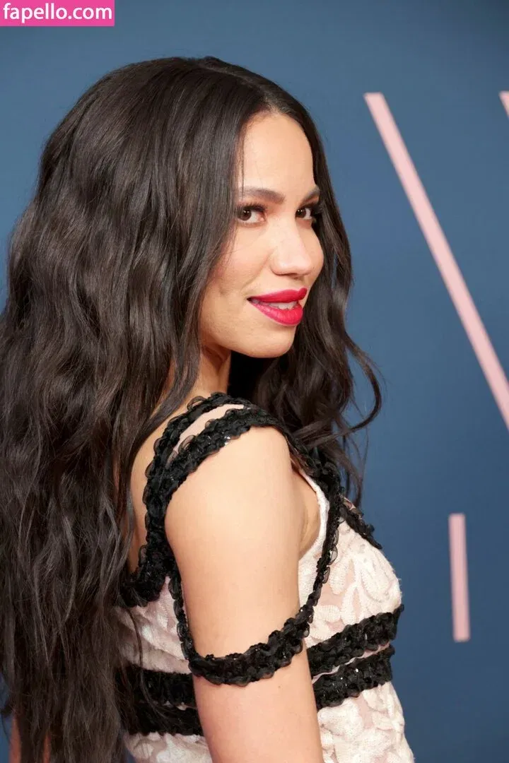 Jurnee Smollett Onlyfans Photo Gallery 