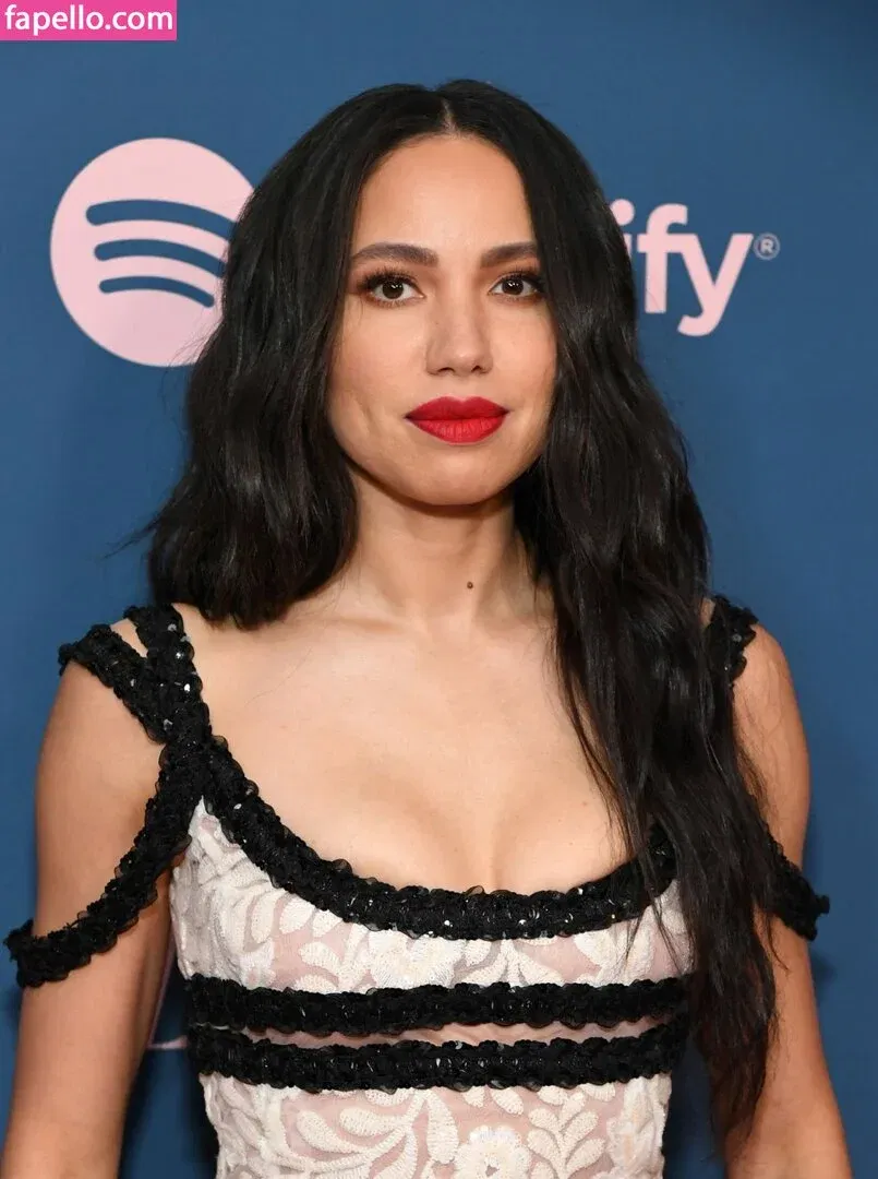 Jurnee Smollett Onlyfans Photo Gallery 