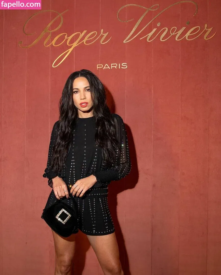 Jurnee Smollett Onlyfans Photo Gallery 