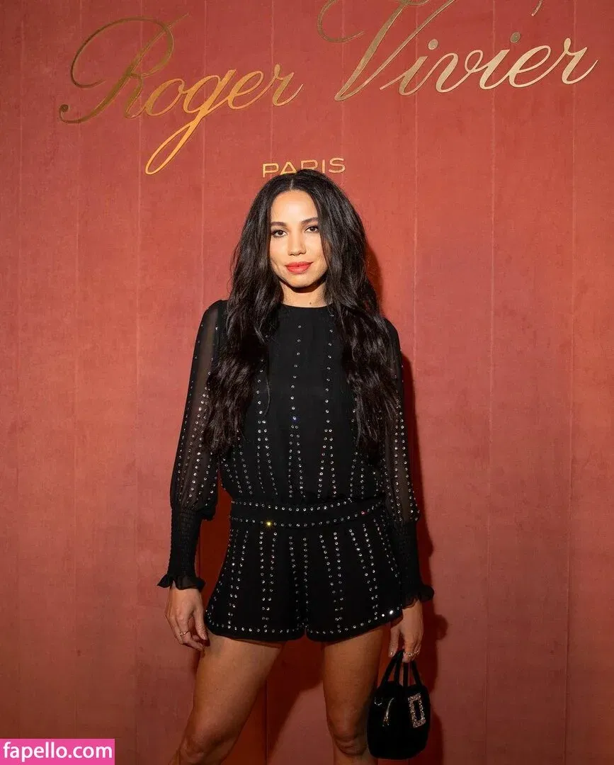 Jurnee Smollett Onlyfans Photo Gallery 