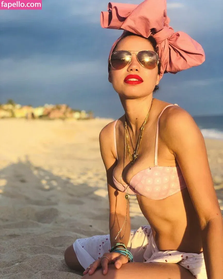 Jurnee Smollett Onlyfans Photo Gallery 