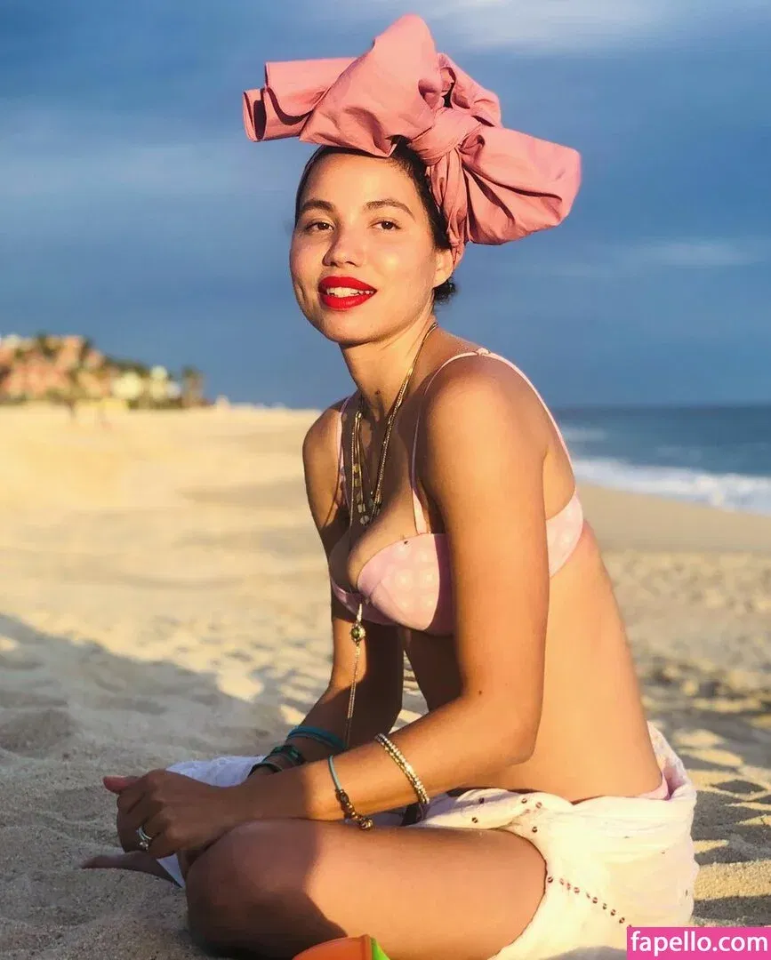 Jurnee Smollett Onlyfans Photo Gallery 