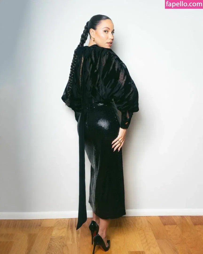 Jurnee Smollett Onlyfans Photo Gallery 