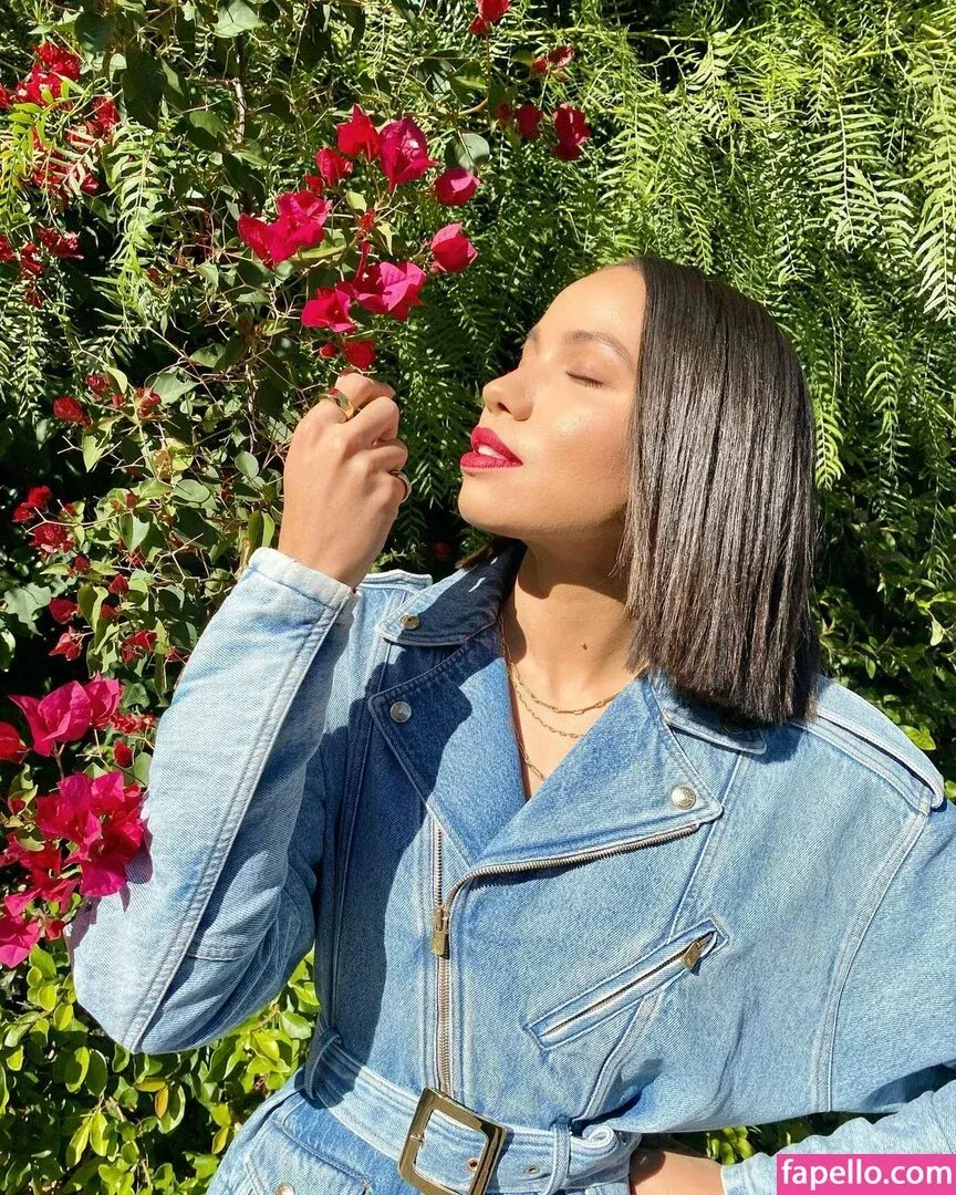 Jurnee Smollett Onlyfans Photo Gallery 