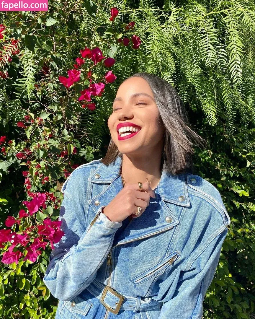 Jurnee Smollett Onlyfans Photo Gallery 
