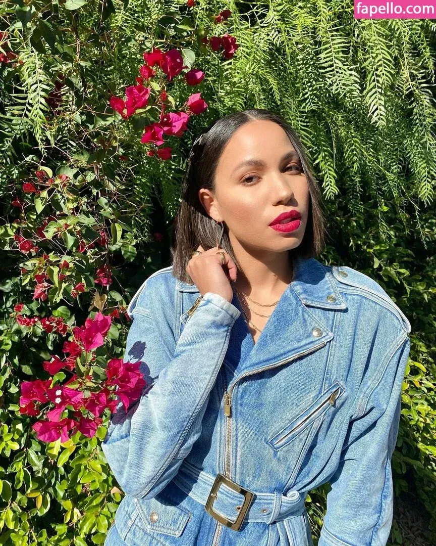 Jurnee Smollett Onlyfans Photo Gallery 