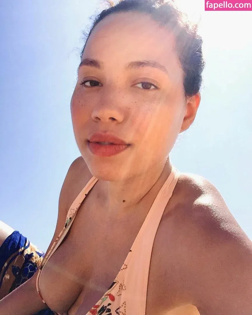 Jurnee Smollett Onlyfans Photo Gallery 