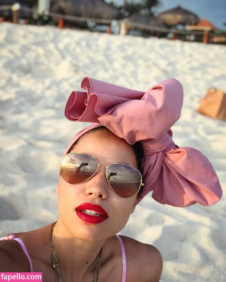 Jurnee Smollett Onlyfans Photo Gallery 