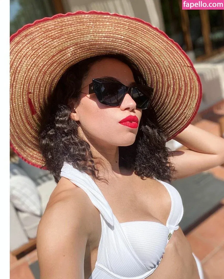 Jurnee Smollett Onlyfans Photo Gallery 
