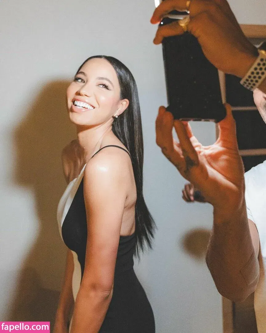 Jurnee Smollett Onlyfans Photo Gallery 