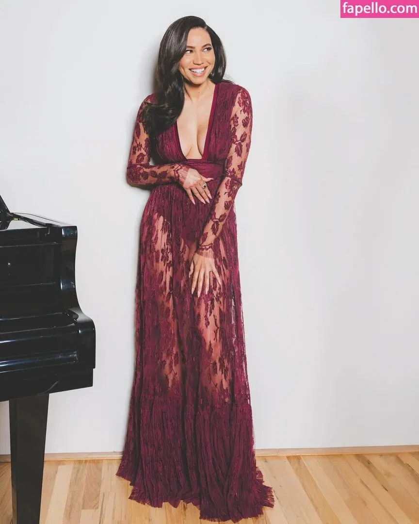 Jurnee Smollett Onlyfans Photo Gallery 