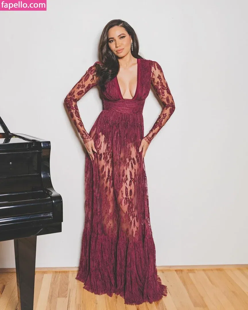 Jurnee Smollett Onlyfans Photo Gallery 