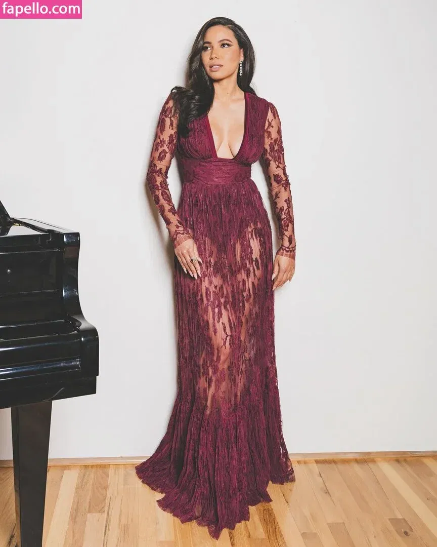 Jurnee Smollett Onlyfans Photo Gallery 