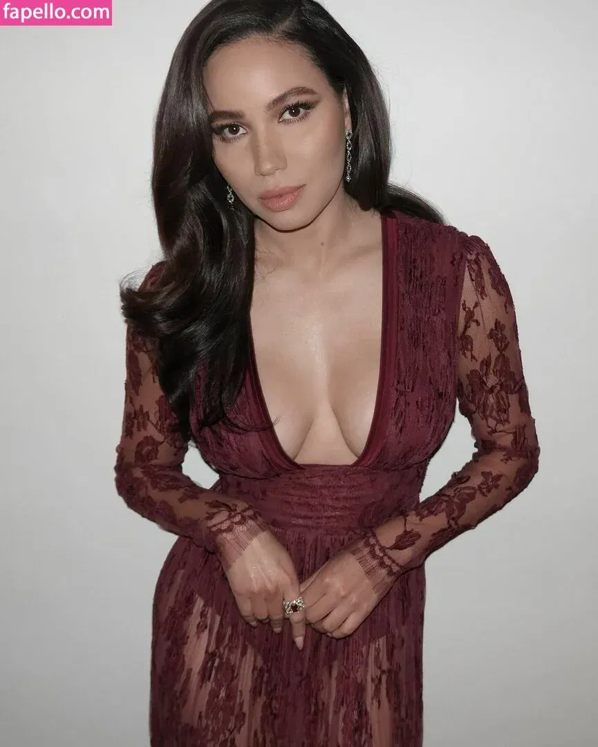 Jurnee Smollett Onlyfans Photo Gallery 