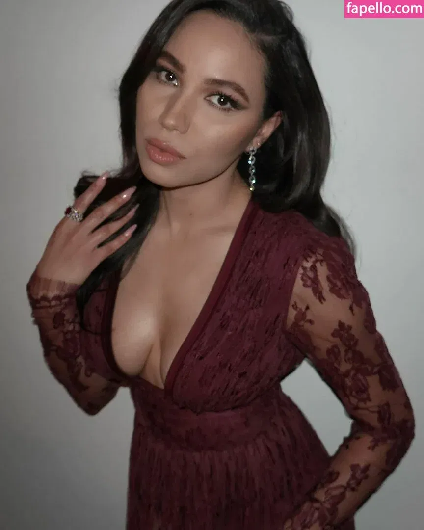 Jurnee Smollett Onlyfans Photo Gallery 