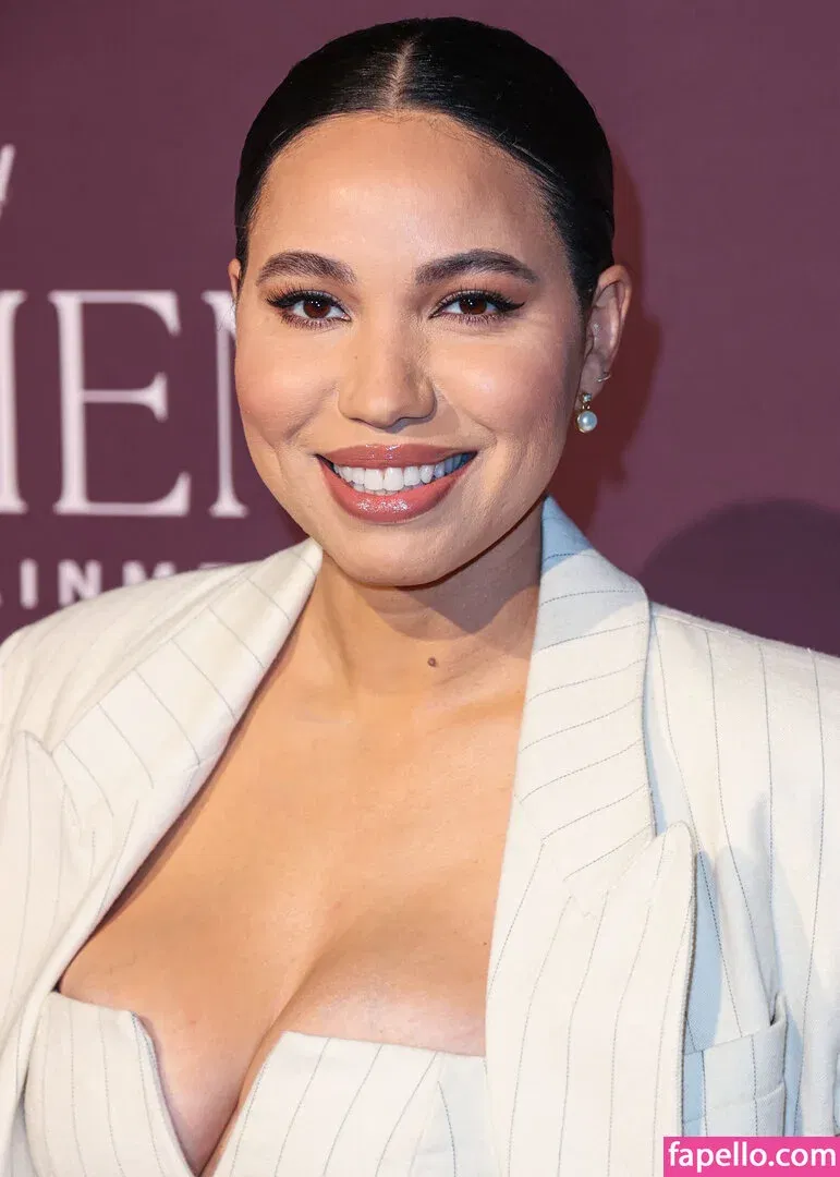 Jurnee Smollett Onlyfans Photo Gallery 