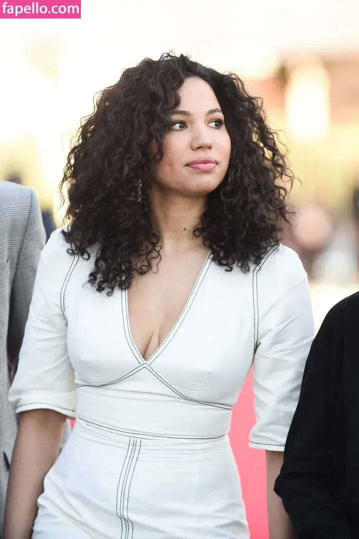 Jurnee Smollett Onlyfans Photo Gallery 