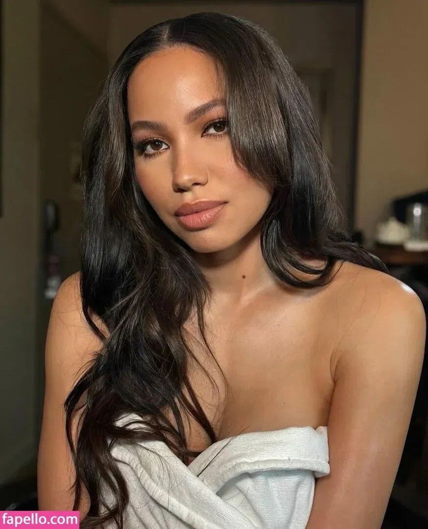 Jurnee Smollett Onlyfans Photo Gallery 