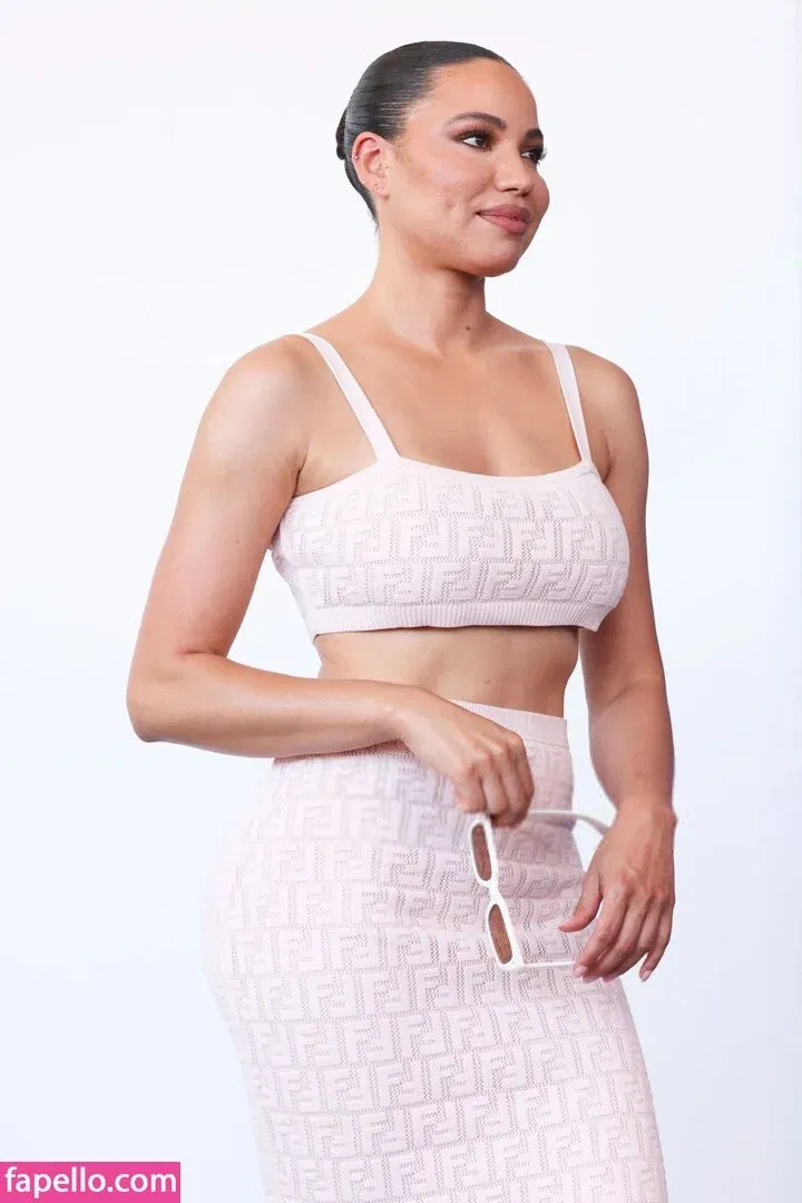 Jurnee Smollett Onlyfans Photo Gallery 