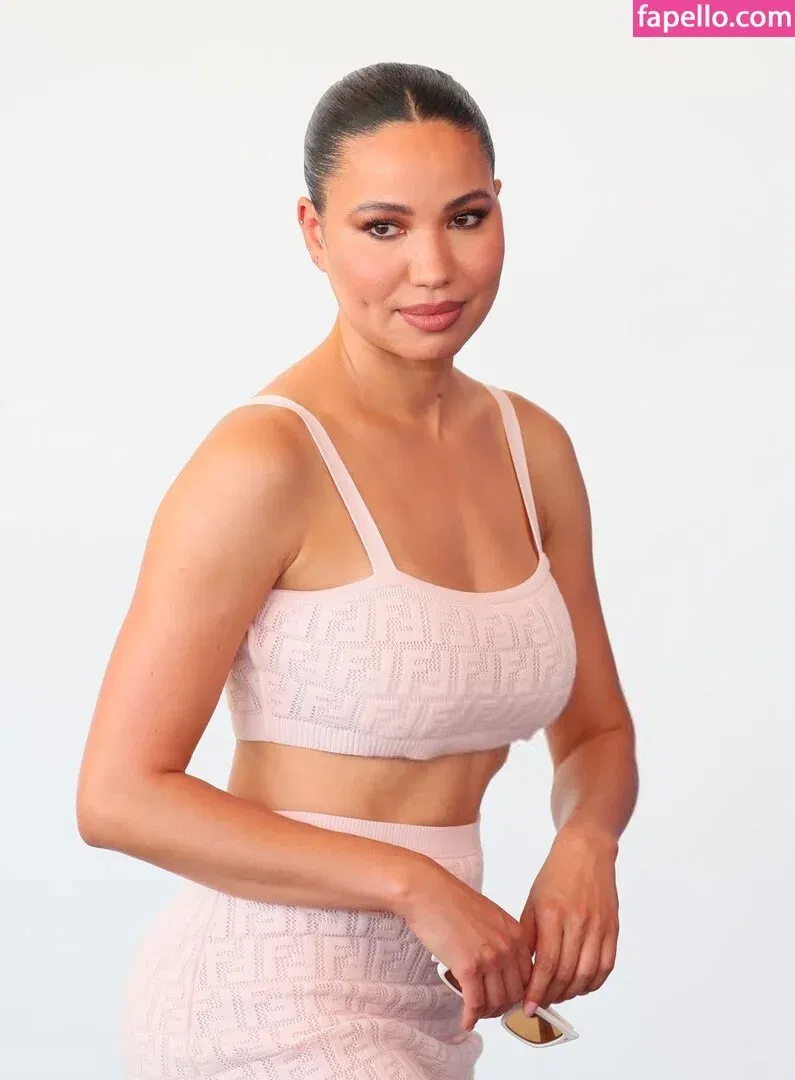 Jurnee Smollett Onlyfans Photo Gallery 