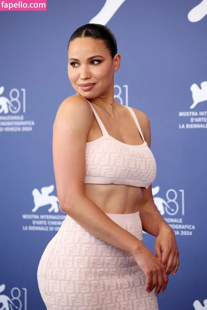 Jurnee Smollett Onlyfans Photo Gallery 