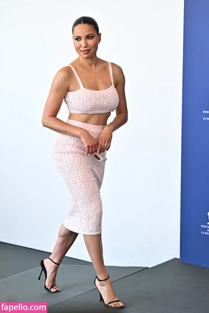 Jurnee Smollett Onlyfans Photo Gallery 