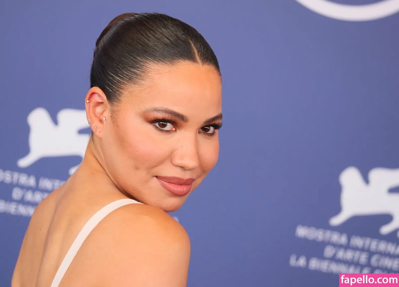 Jurnee Smollett Onlyfans Photo Gallery 