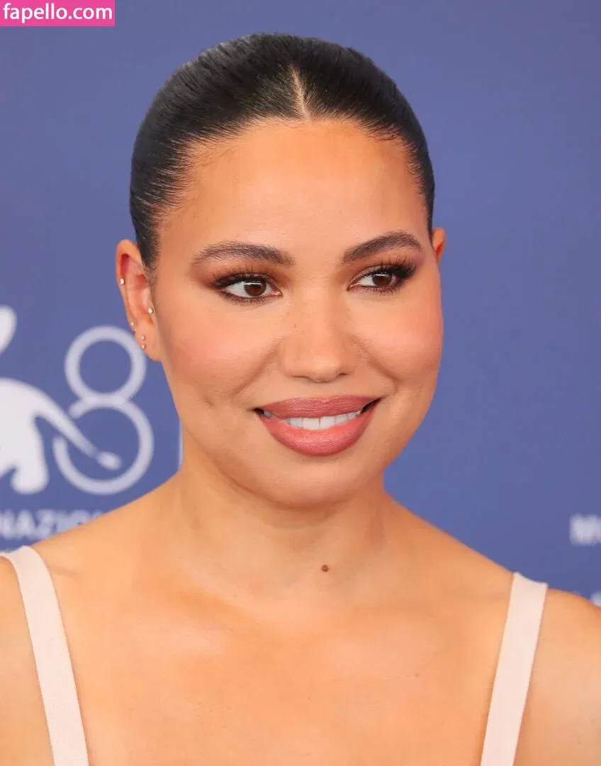 Jurnee Smollett Onlyfans Photo Gallery 