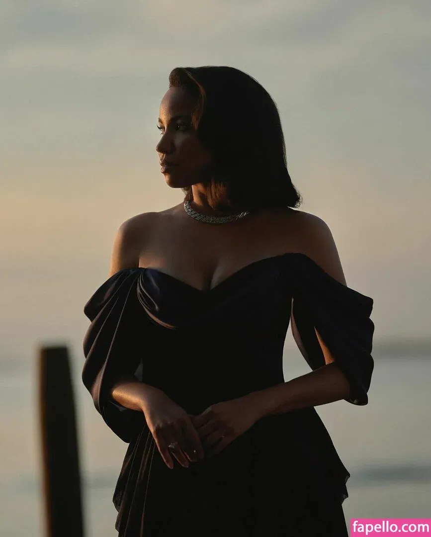 Jurnee Smollett Onlyfans Photo Gallery 