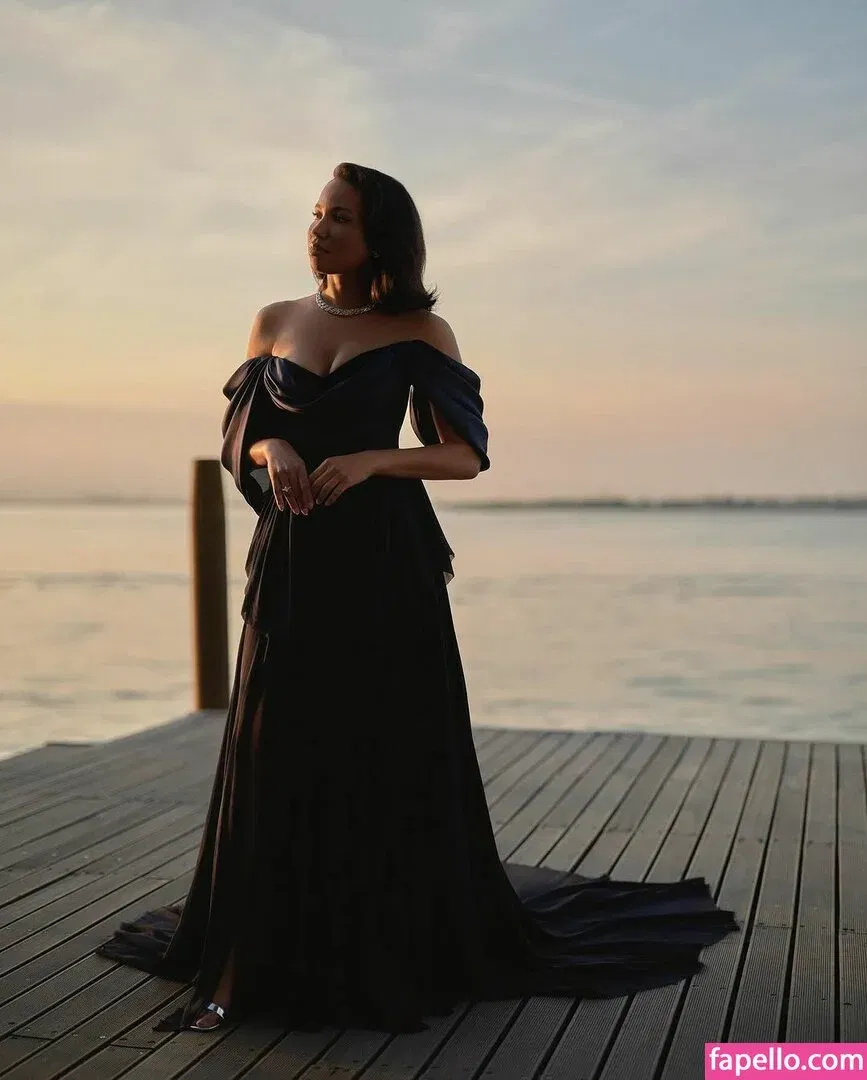 Jurnee Smollett Onlyfans Photo Gallery 