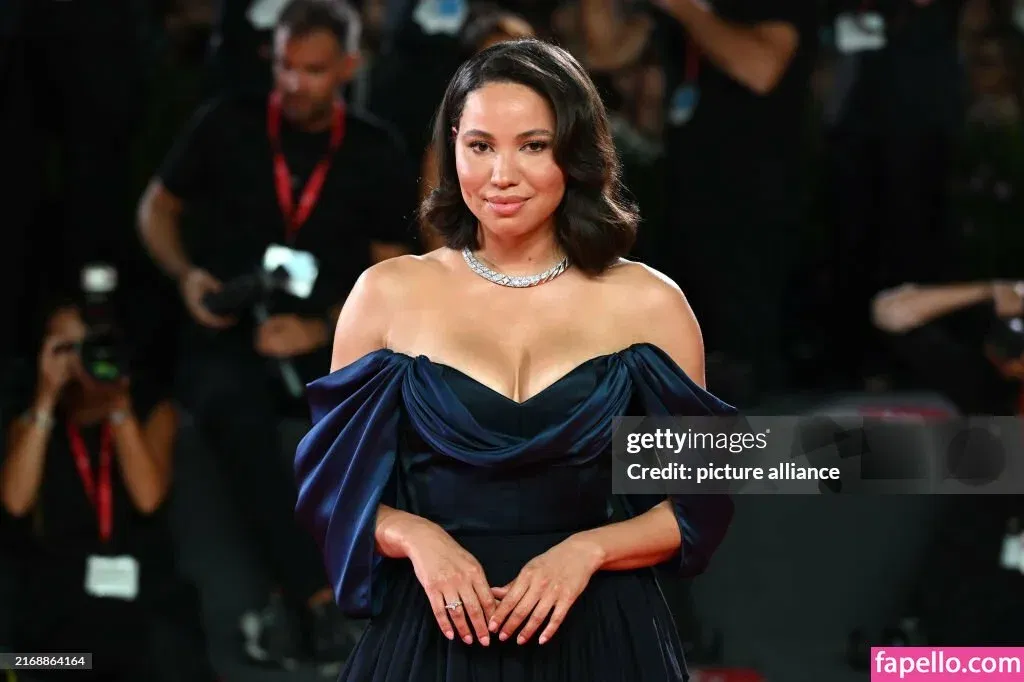Jurnee Smollett Onlyfans Photo Gallery 