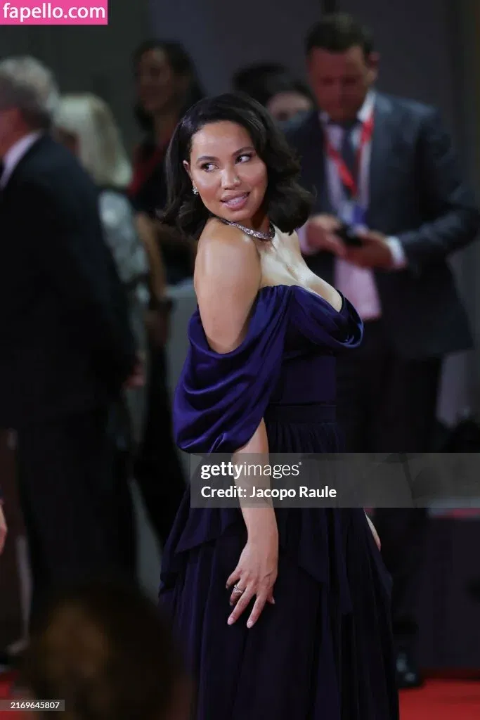 Jurnee Smollett Onlyfans Photo Gallery 