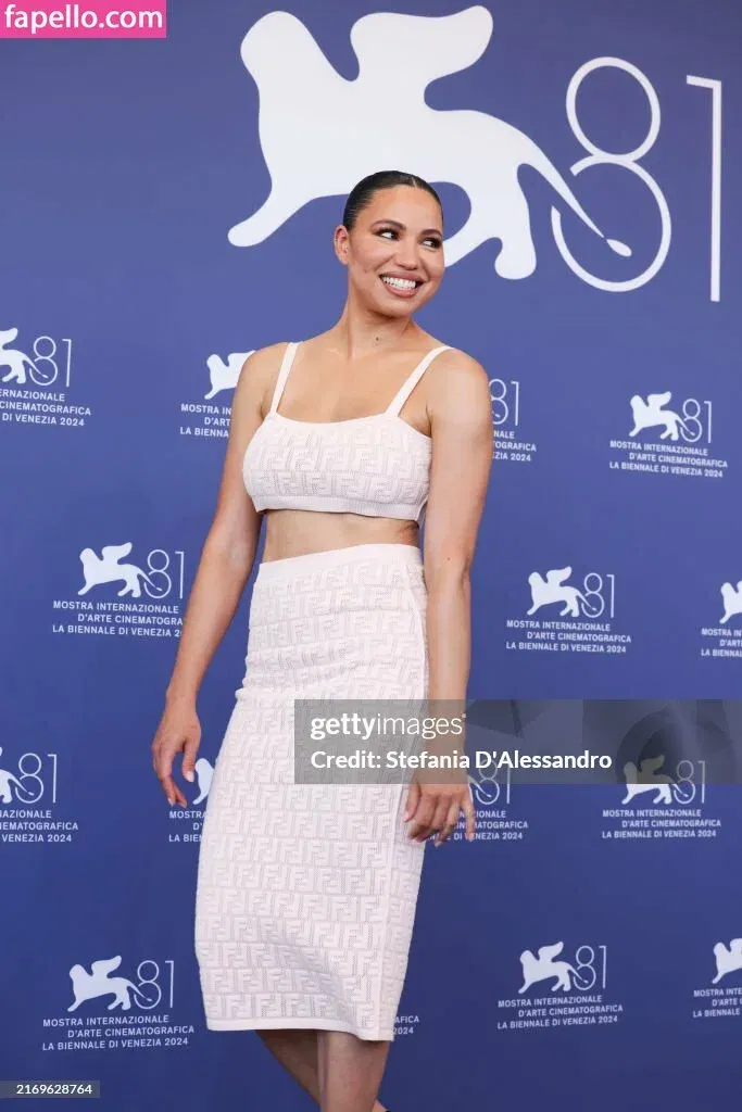 Jurnee Smollett Onlyfans Photo Gallery 
