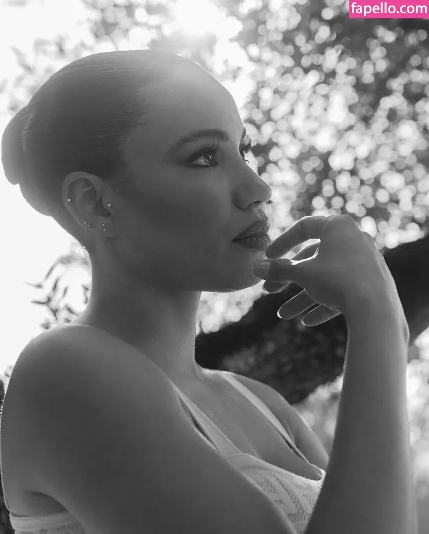 Jurnee Smollett Onlyfans Photo Gallery 