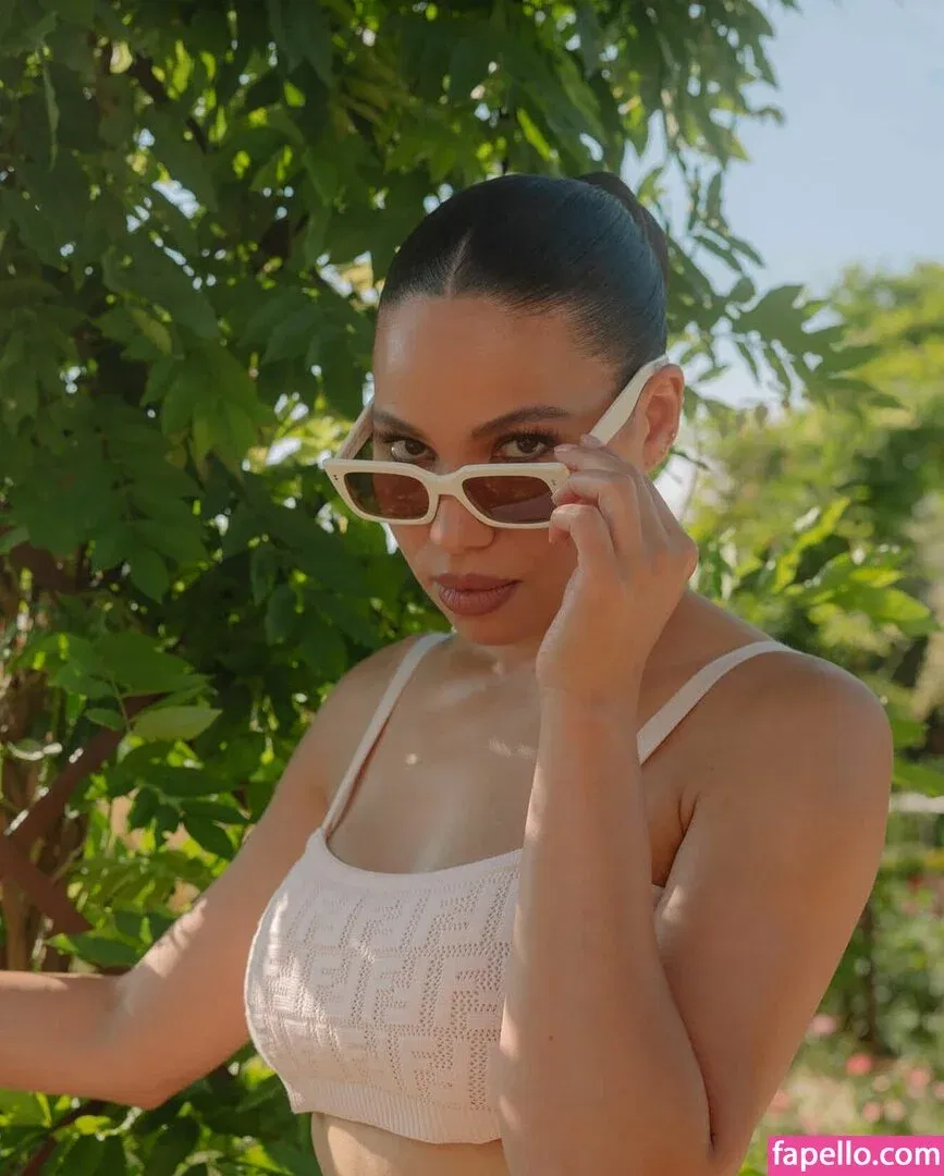 Jurnee Smollett Onlyfans Photo Gallery 