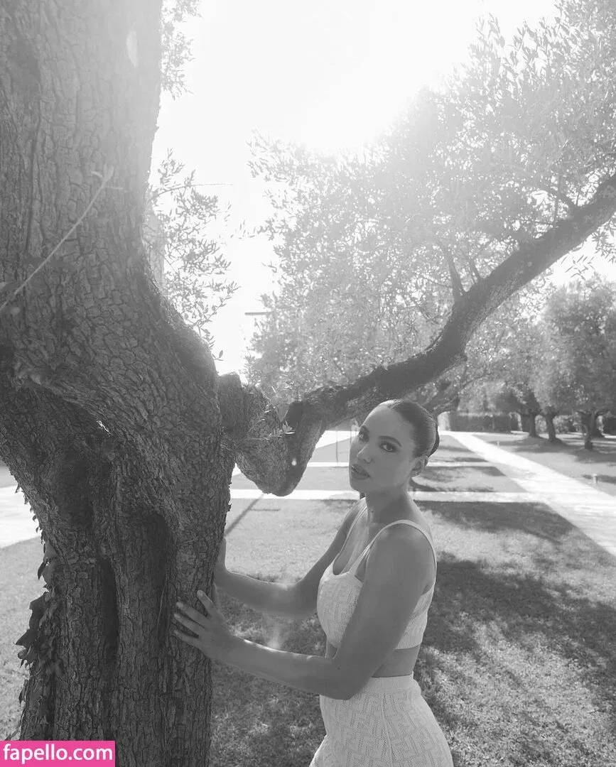 Jurnee Smollett Onlyfans Photo Gallery 