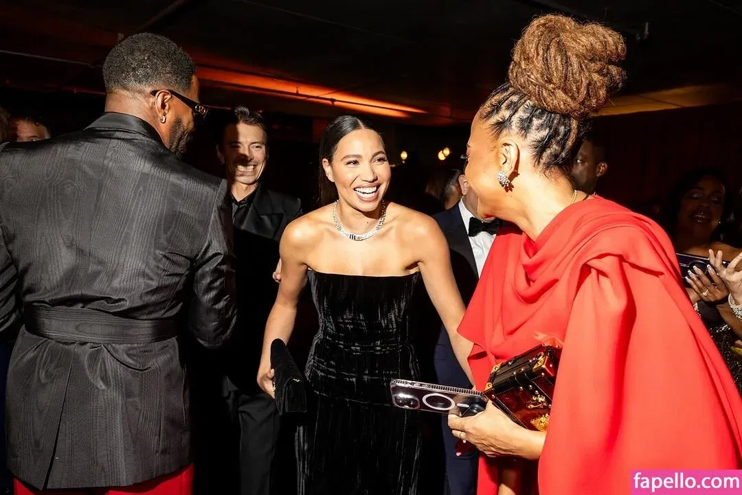 Jurnee Smollett Onlyfans Photo Gallery 