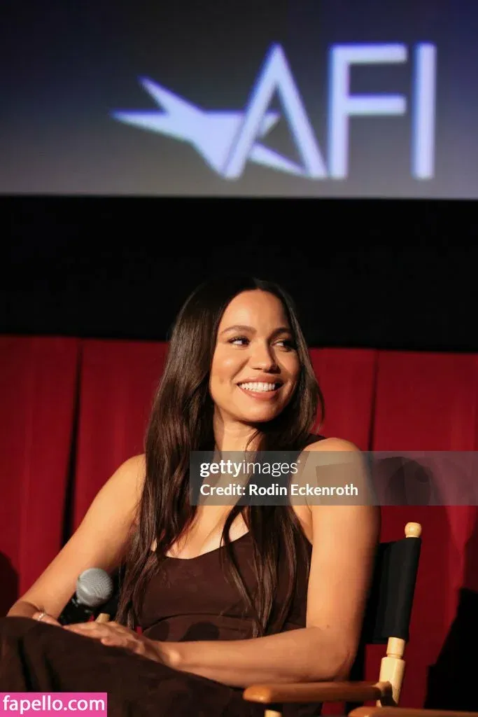 Jurnee Smollett Onlyfans Photo Gallery 