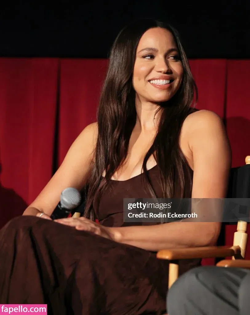 Jurnee Smollett Onlyfans Photo Gallery 