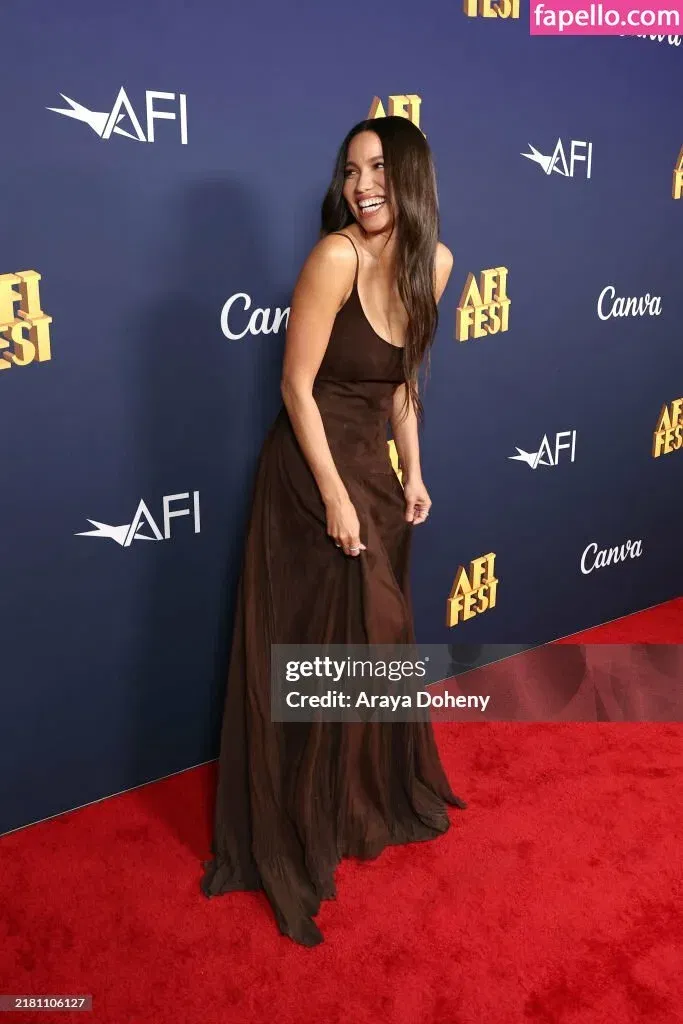 Jurnee Smollett Onlyfans Photo Gallery 