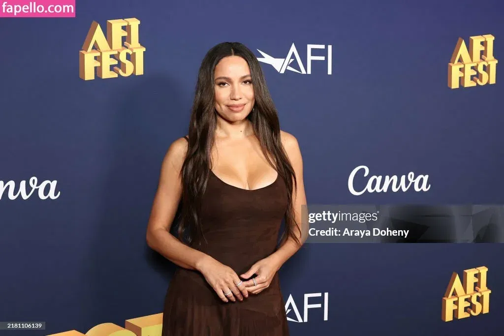 Jurnee Smollett Onlyfans Photo Gallery 