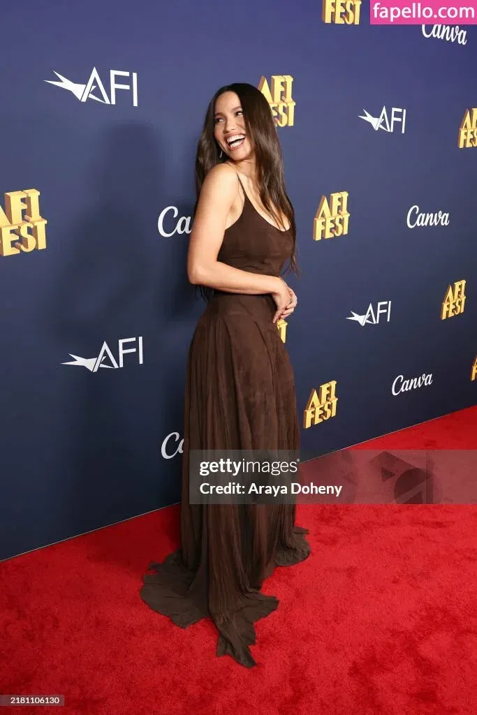 Jurnee Smollett Onlyfans Photo Gallery 