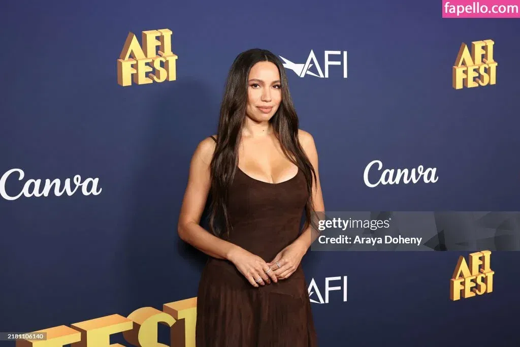 Jurnee Smollett Onlyfans Photo Gallery 