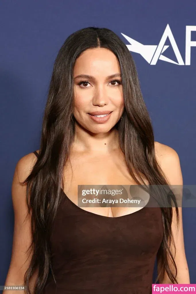 Jurnee Smollett Onlyfans Photo Gallery 