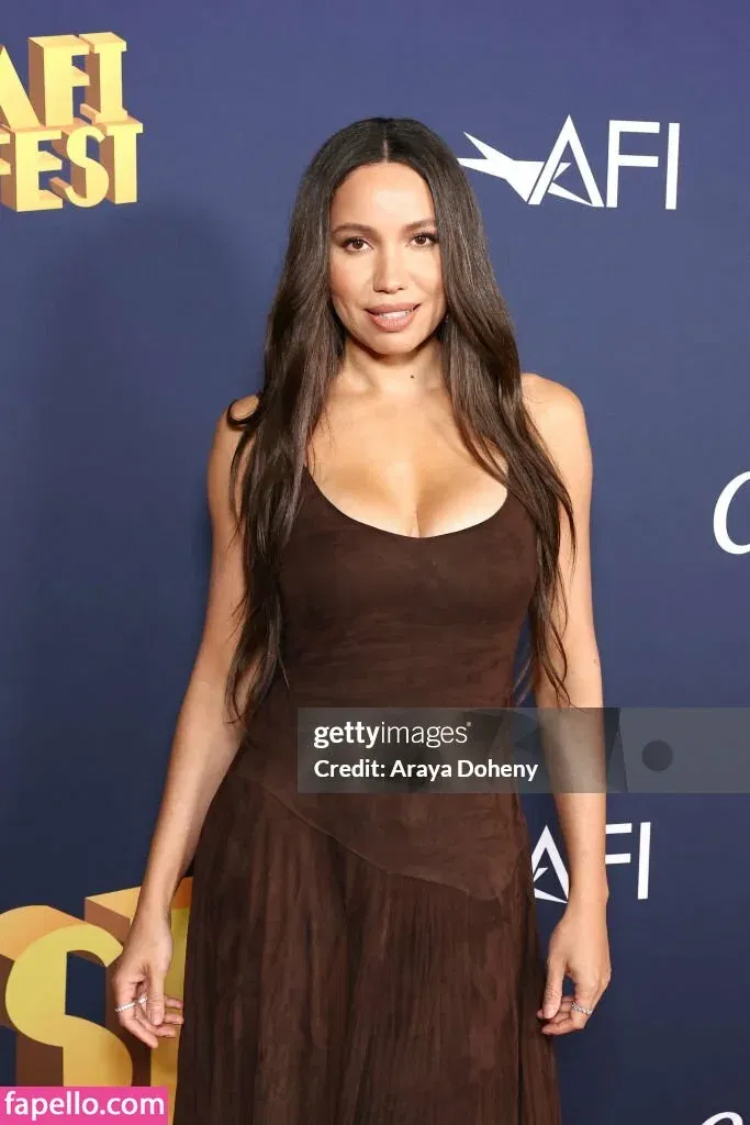 Jurnee Smollett Onlyfans Photo Gallery 