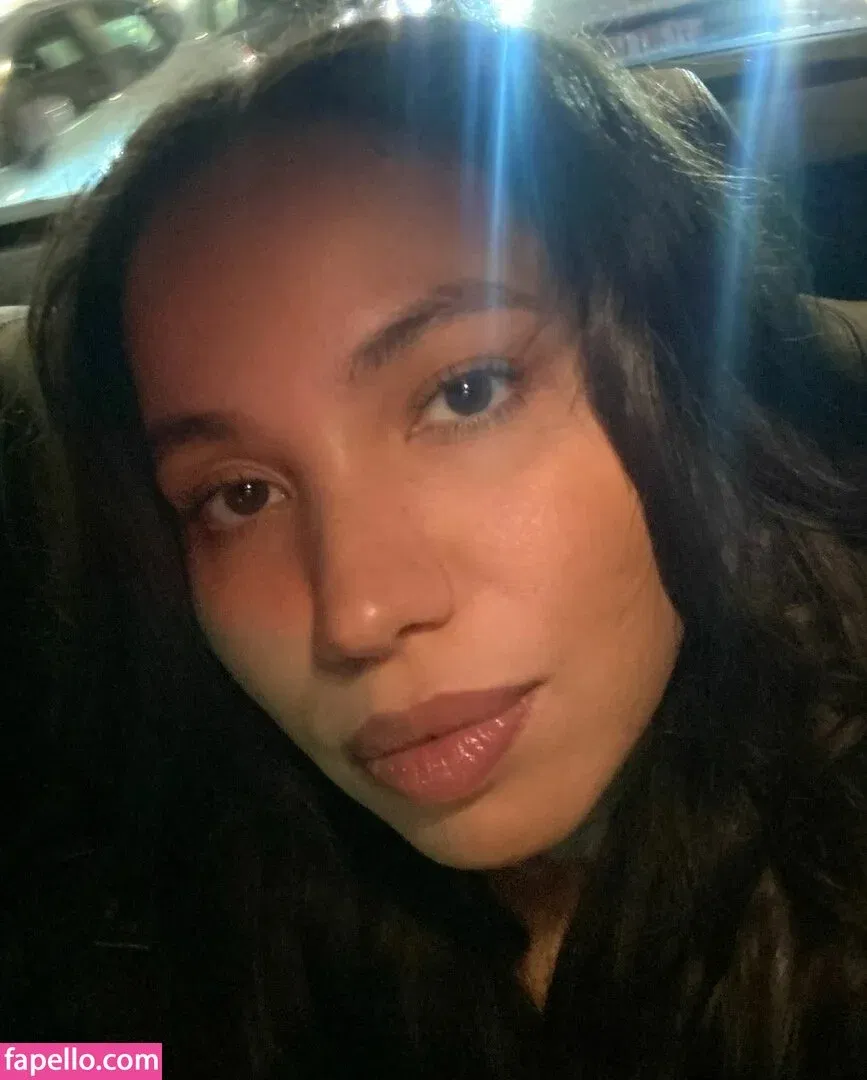 Jurnee Smollett Onlyfans Photo Gallery 