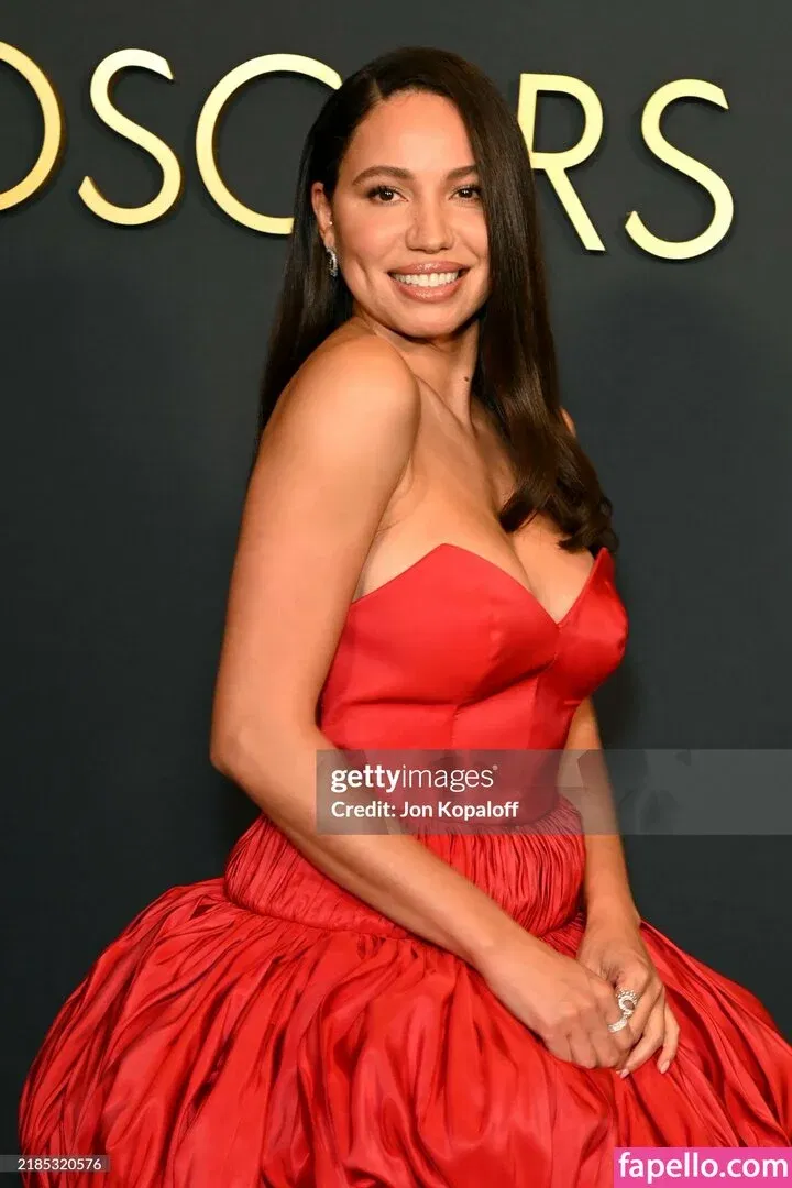 Jurnee Smollett Onlyfans Photo Gallery 