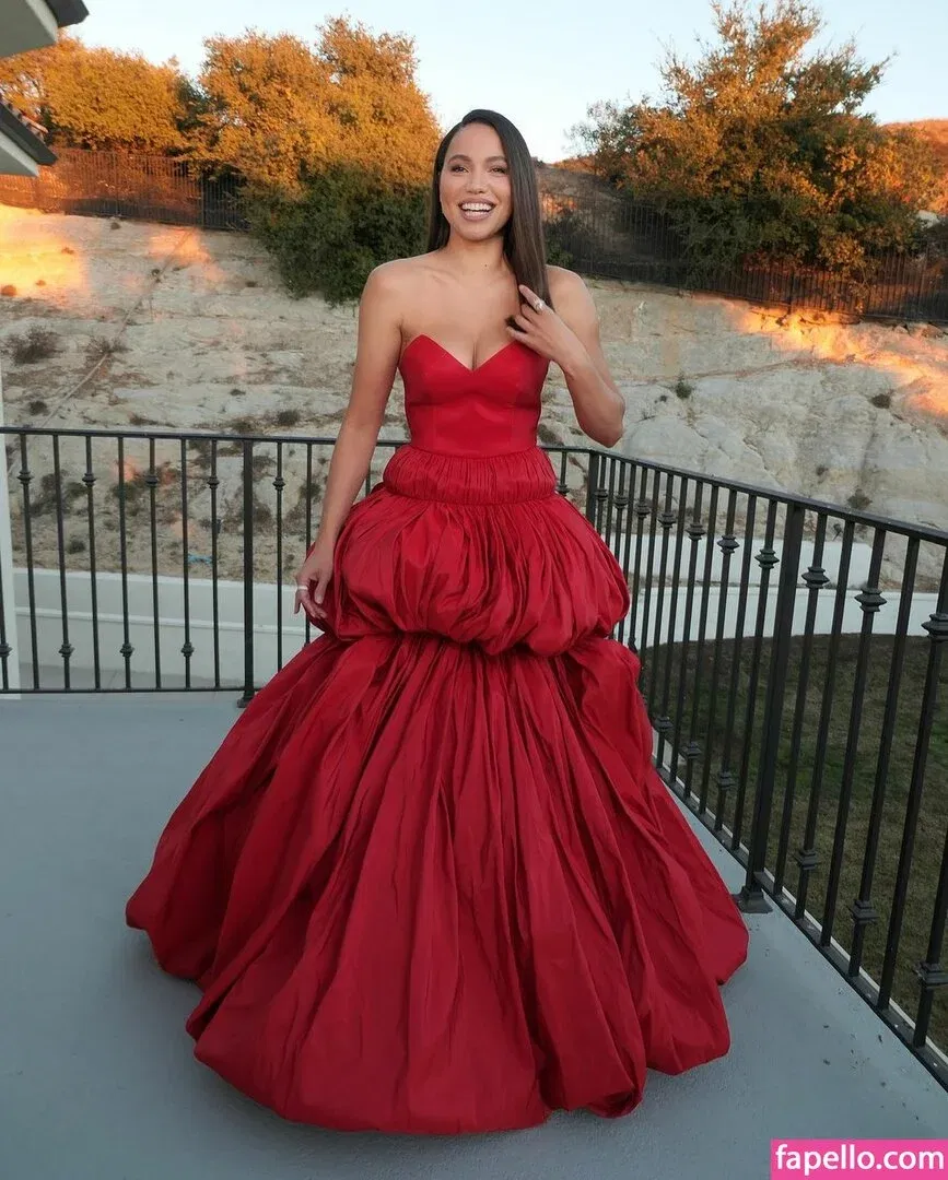 Jurnee Smollett Onlyfans Photo Gallery 